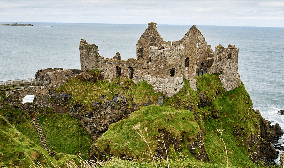 ruine chateau mer
